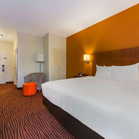 Best Western Executive Hotel New Haven-West Haven Esterno foto