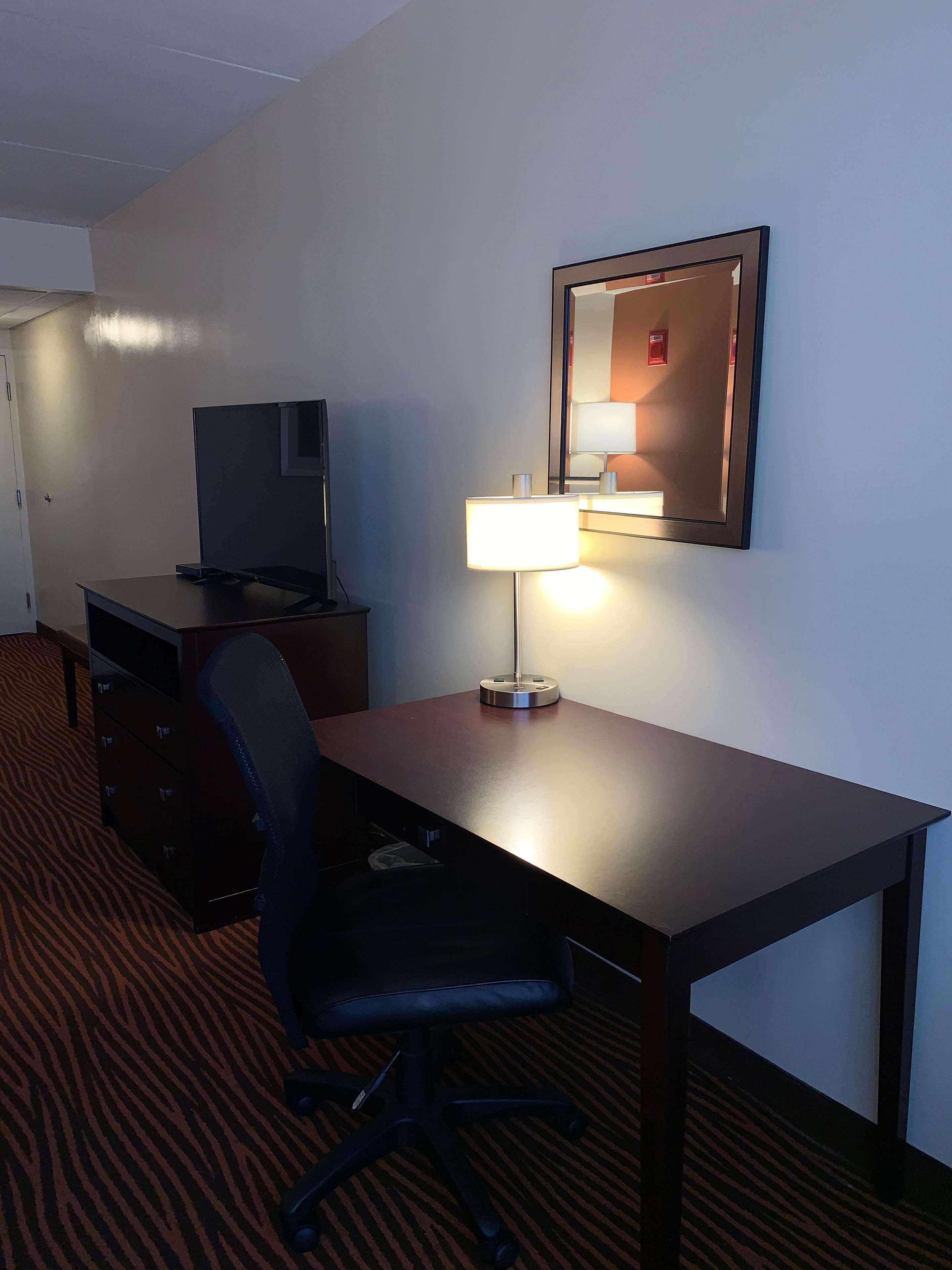 Best Western Executive Hotel New Haven-West Haven Esterno foto
