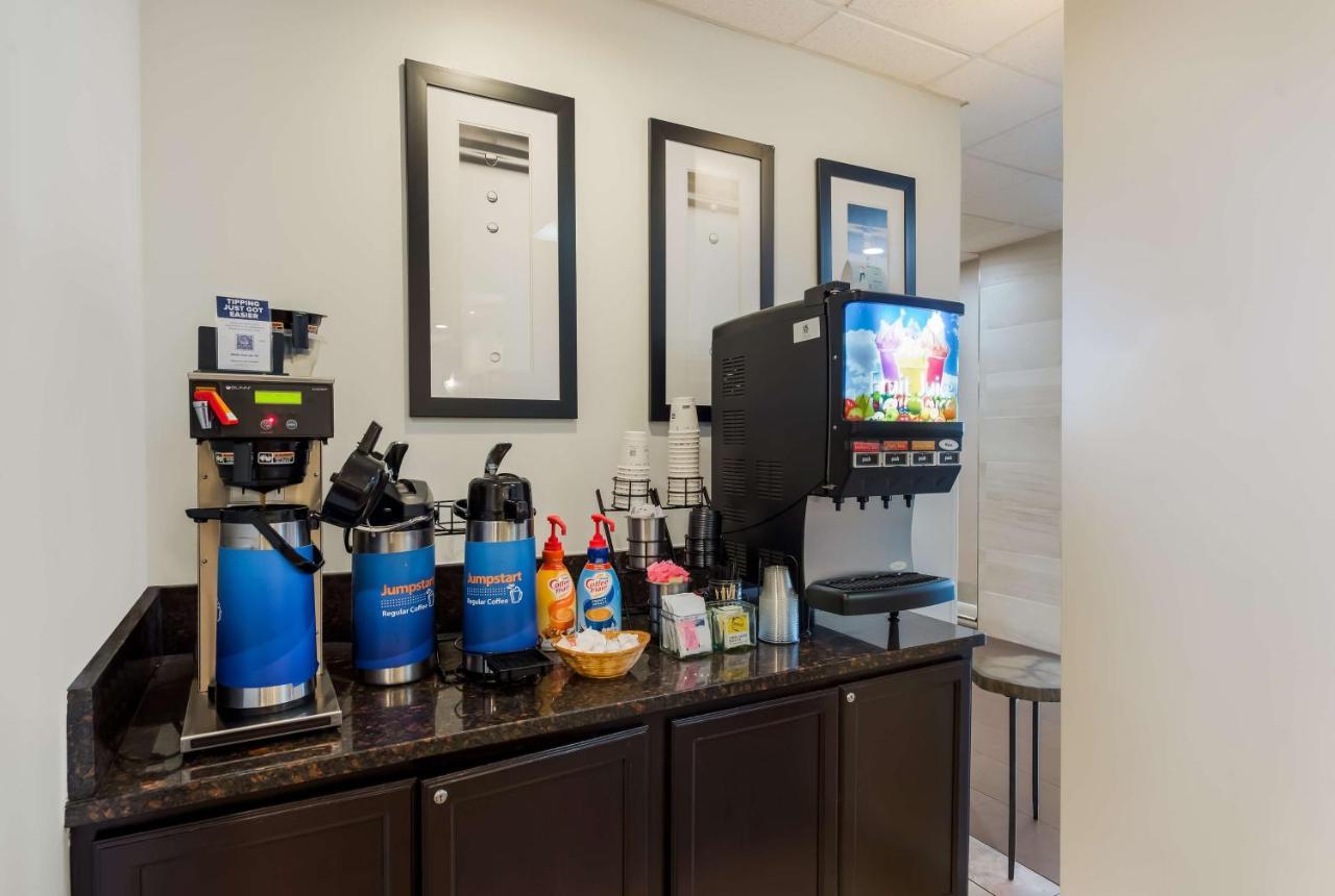 Best Western Executive Hotel New Haven-West Haven Esterno foto